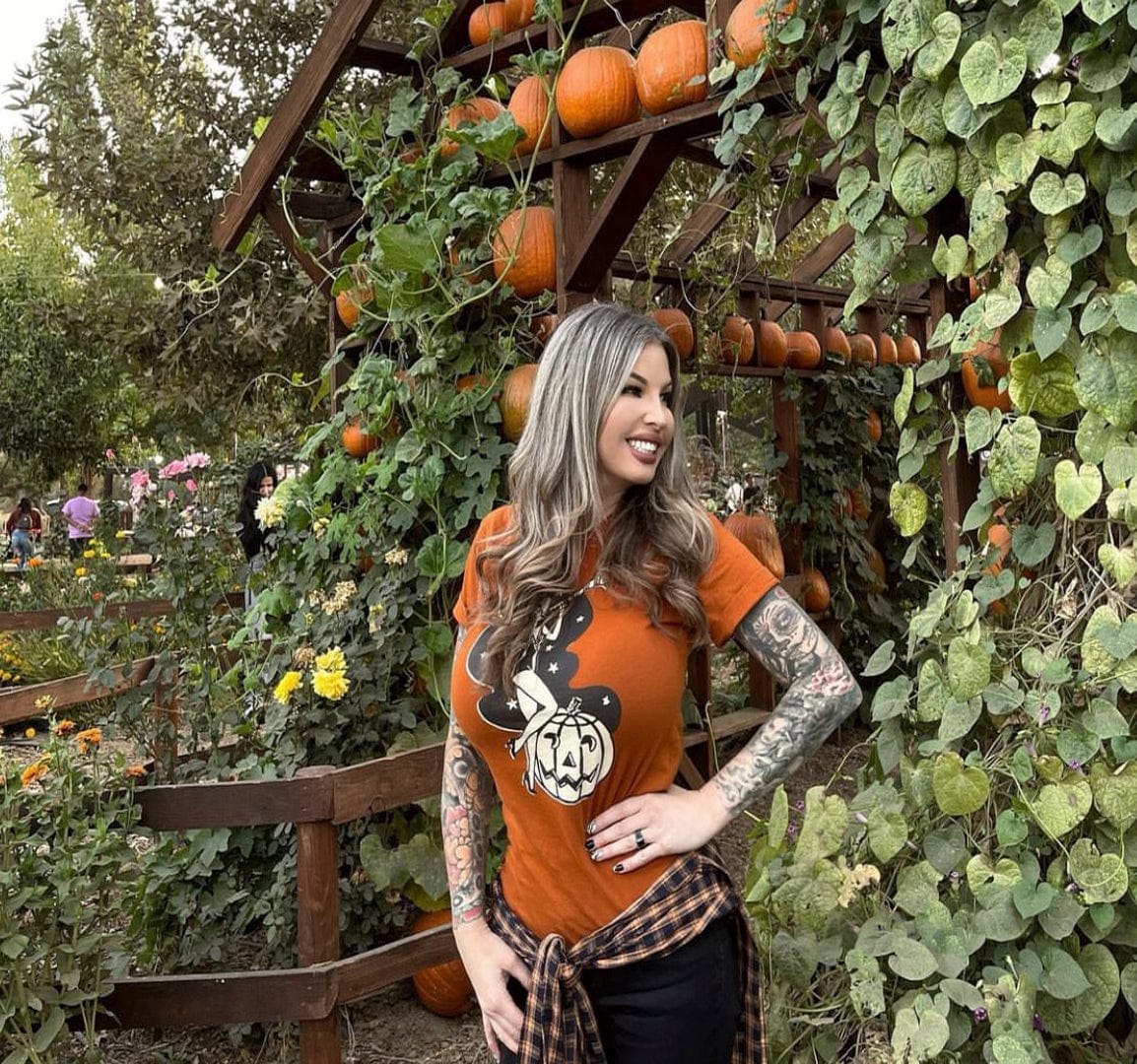 Deco Pumpkin Queen in Black
